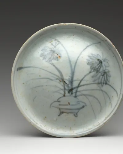 Small Dish (Kozara) with Flower Arrangement in a Pot hd aesthetic wallpaper