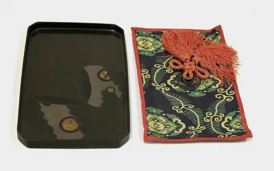 Tray with Design of Butterfly hd aesthetic wallpaper