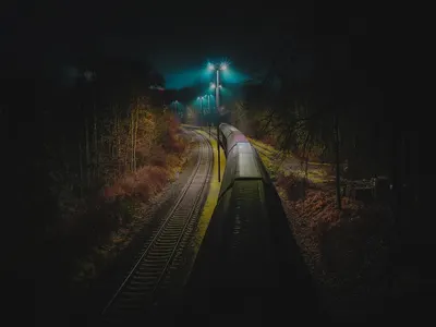 Train fog dark 4k dark wallpaper