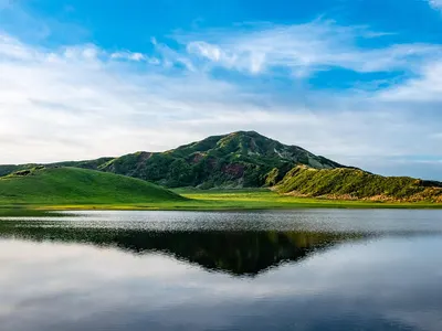 Caldera lake mountain 4k lake wallpaper