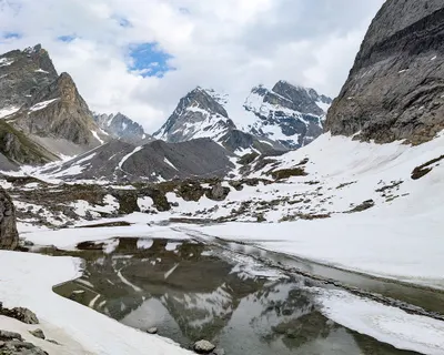 Cow lake lake vanoise 4k lake wallpaper