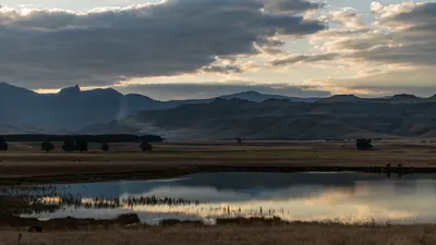 Lake reflection mountain 4k lake wallpaper