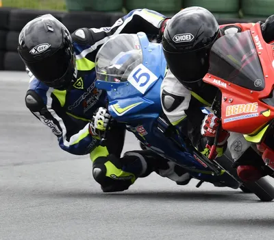 Motor racing race 4k motorcycle wallpaper