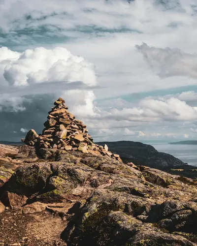 Breathtaking coastal landscape in Trondheim, Norway with rocky formations and ex 4k nature wallpaper