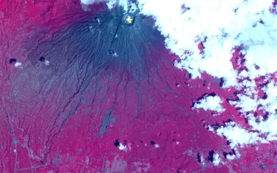 Indonesia's Active Mount Agung Volcano Imaged by NASA Spacecraft hd nature wallpaper
