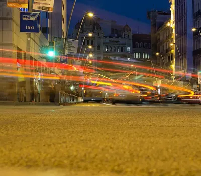 Barcelona cars lights 4k neon wallpaper