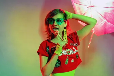 Woman fashion street style 4k neon wallpaper